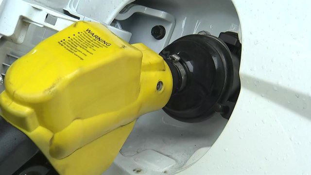 주유소 기름값 8주 연속 하락... 다음 주 상승 전환 / YTN