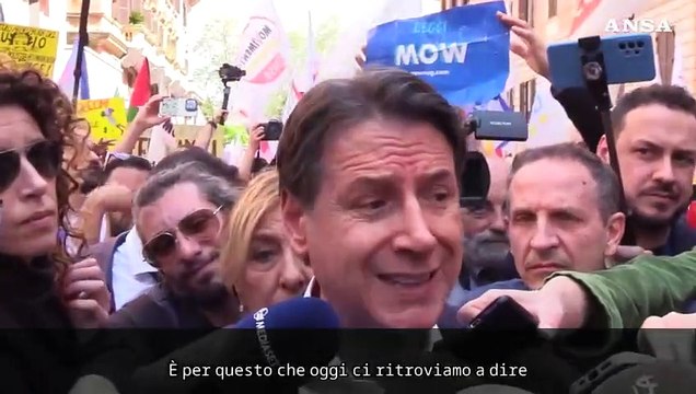 Corteo contro il riarmo, Conte: Oggi un forte no a questa follia dell'Europa