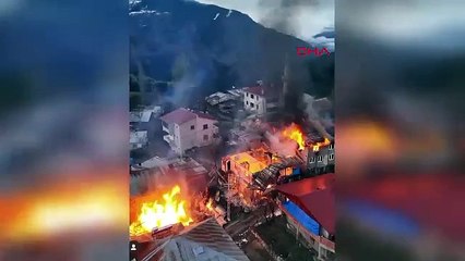 Evlerin, lojman ve caminin kül olduğu yangından geriye sadece ikisi kaldı