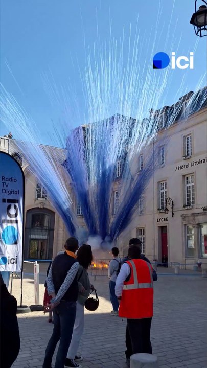 Ambiance festive pour l'inauguration du trolleybus à Nancy