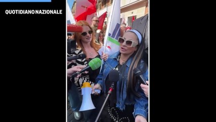 Rita De Crescenzo a Roma: "Come mamma, come donna, come femmina, stop alle armi"