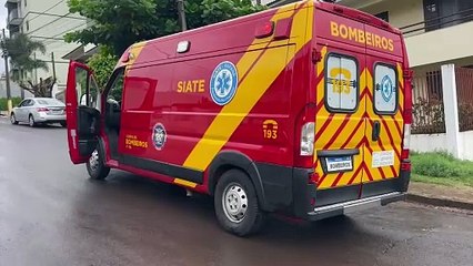 Mulher é atropelada por carro na Rua Pio XII