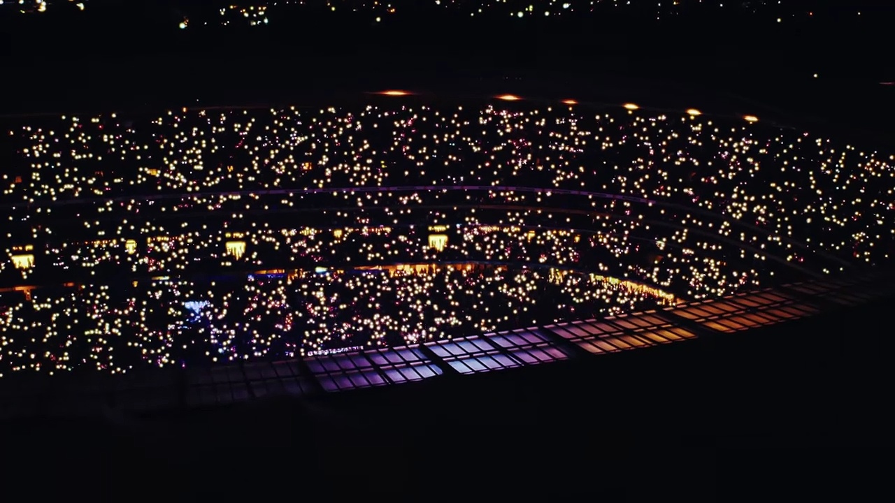 Chris Brown - Residuals (Official Video)