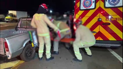 Homem fica encarcerado em acidente na Avenida Carlos Gomes