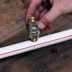 Securely embed a tap in a plastic pipe