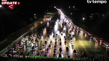 Volume Kendaraan di Gerbang Tol Cikatama Terpantau Ramai Lancar