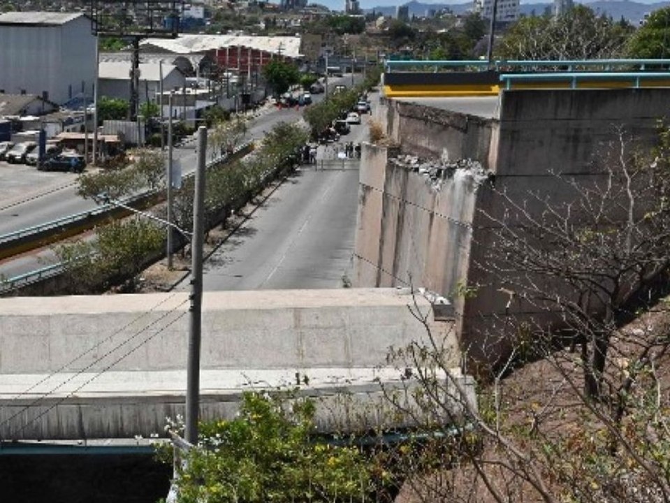 Ein Schwerverletzter: Brücke in Honduras stürzt plötzlich ein