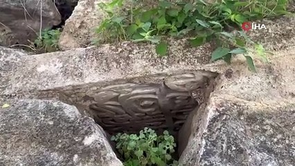 Turistler, Osmanlı Dönemi’ne ait mezar taşı buldu