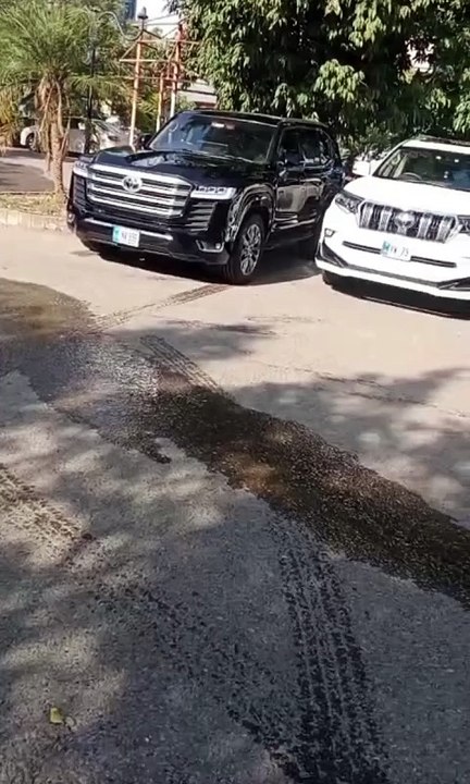 Experience the Road Like Never Before! Luxury 4x4 Rental Services – Ride with Power & Prestige