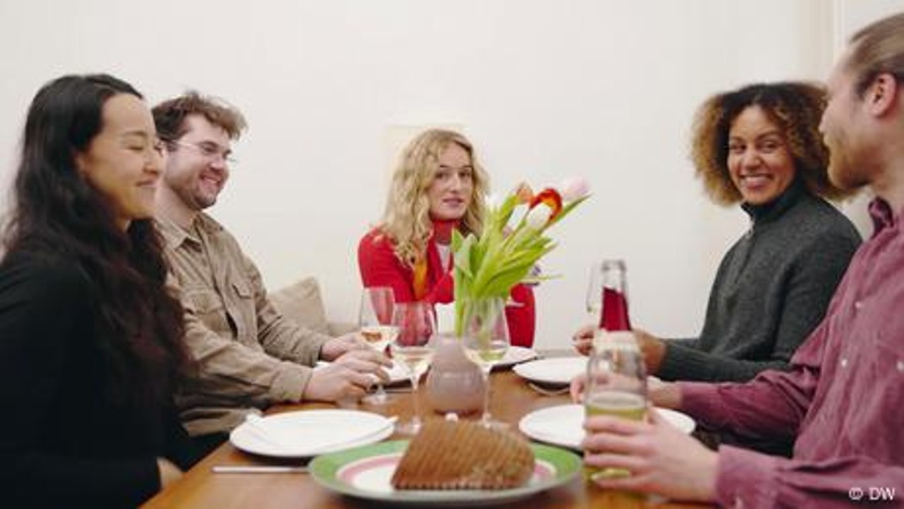 Wie läuft ein typisch deutsches Dinner mit Freunden ab?