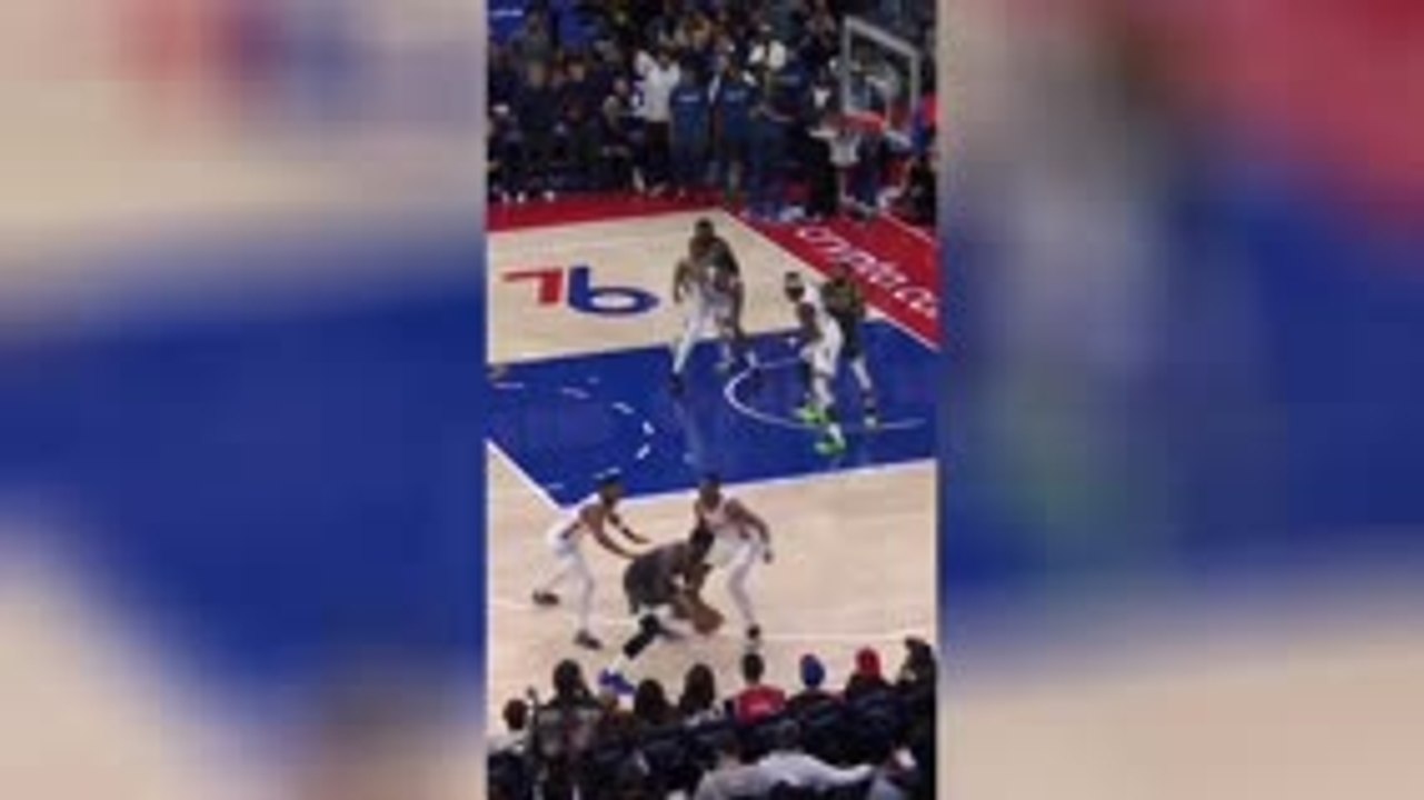 Edwards EXPLODES against the 76ers