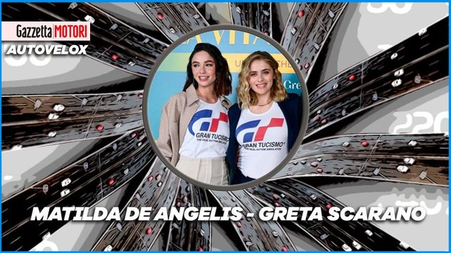 Matilda De Angelis e Greta Scarano in Smart per le strade di Roma
