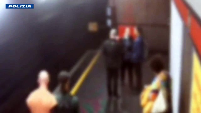 Milano: turisti nel mirino dei ladri, cinque arresti