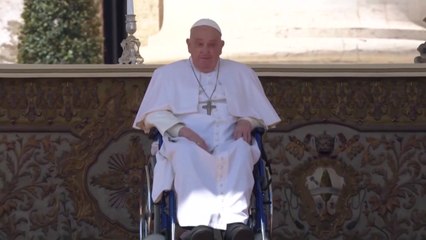 교황, 퇴원 2주 만에 '깜짝' 등장..."좋은 일요일" / YTN