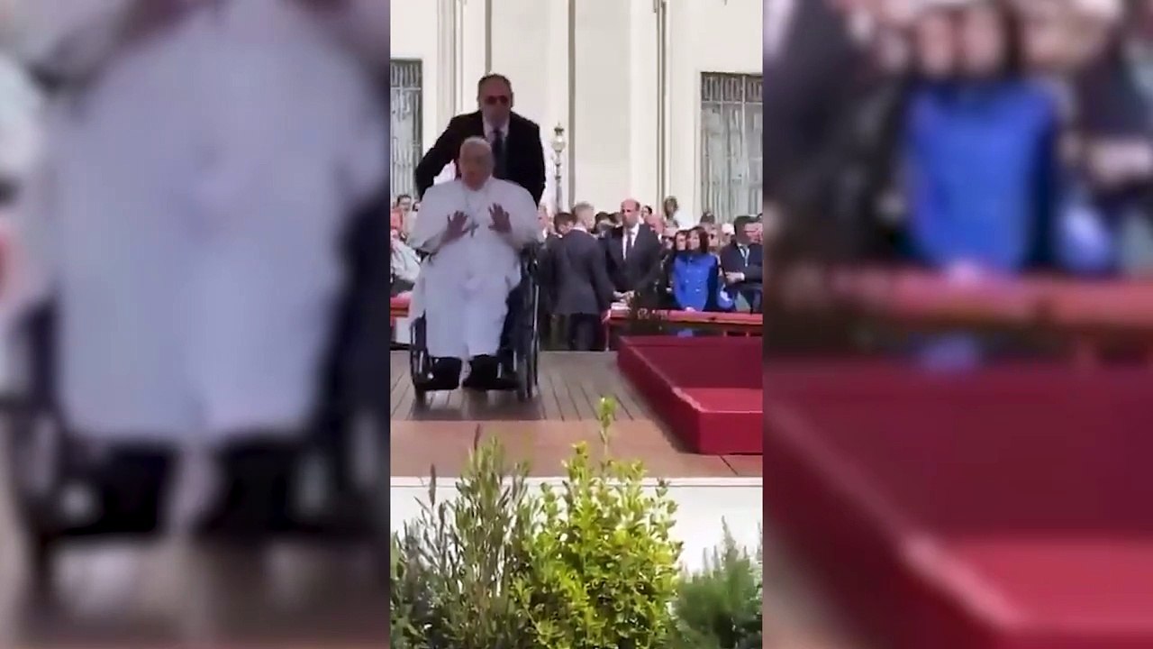 Papa faz primeira aparição pública em celebração no Vaticano após hospitalização por pneumonia