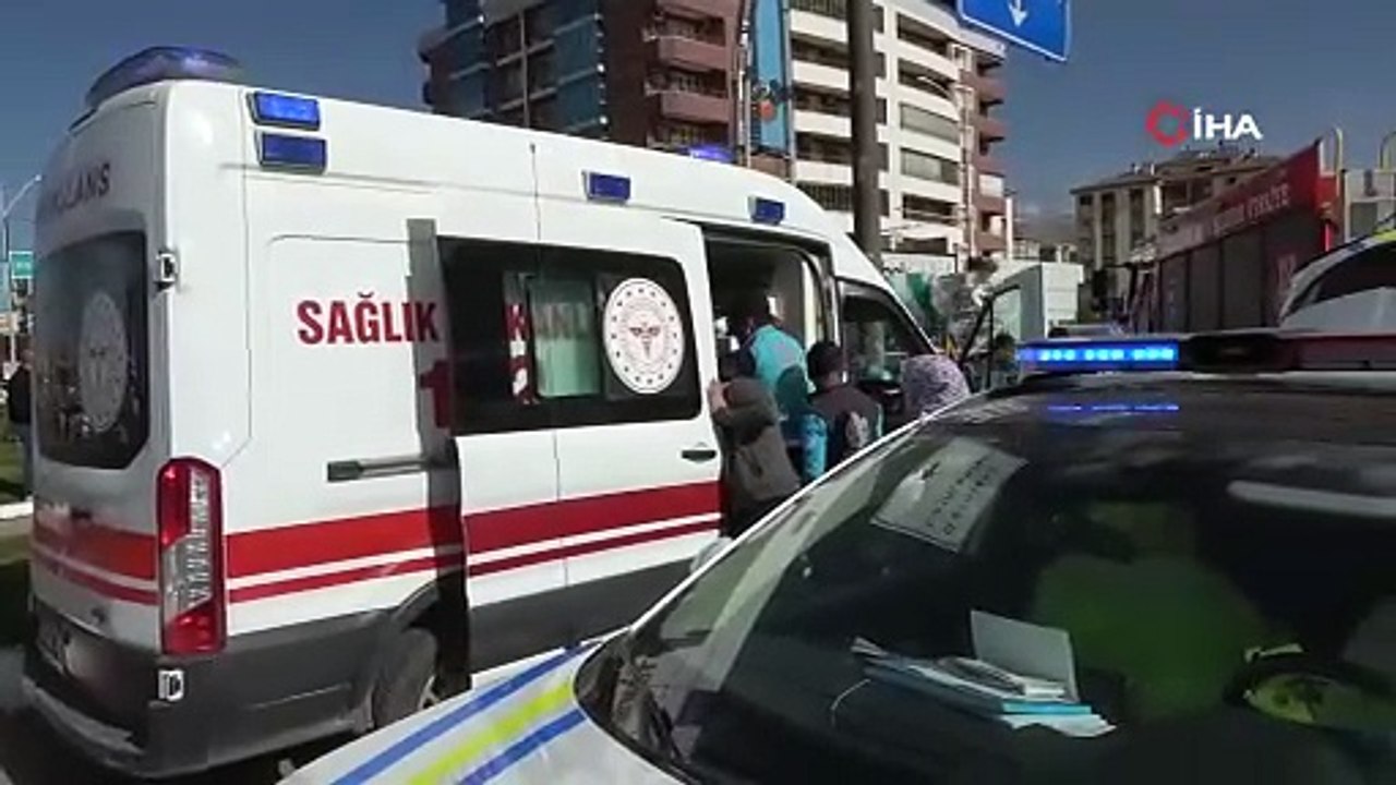 Malatya’da cip ile çarpışan otomobil ters döndü: 2 yaralı