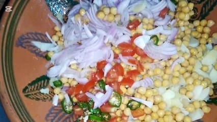 چنا چاٹ بڑی مزے دار