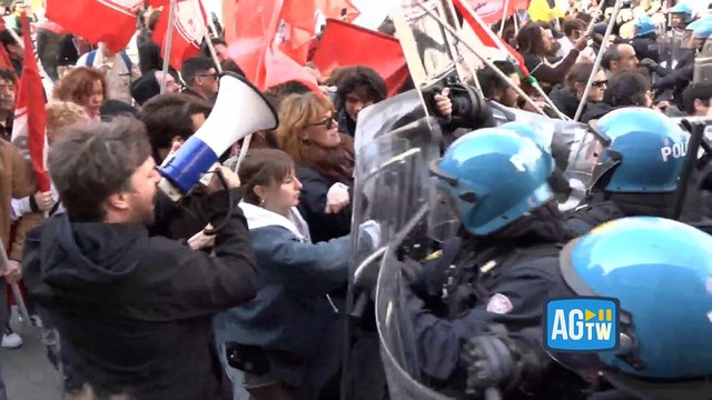 Tensione a Bologna, incidenti tra manifestanti e polizia al corteo contro il riarmo