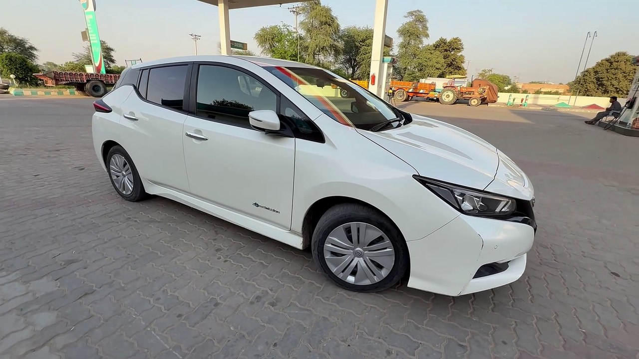 Review of Nissan Leaf electric vehicle | Electric Vehicle Nissan Leaf | Nissan Leaf features