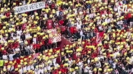 Los Biris Norte detienen el partido entre el Sevilla y el Atlético