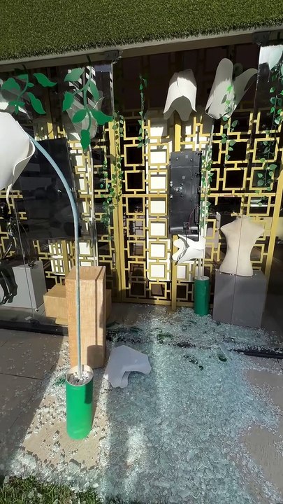 Vídeo mostra como ficou loja de joias após invasão e furto na Ponta Verde