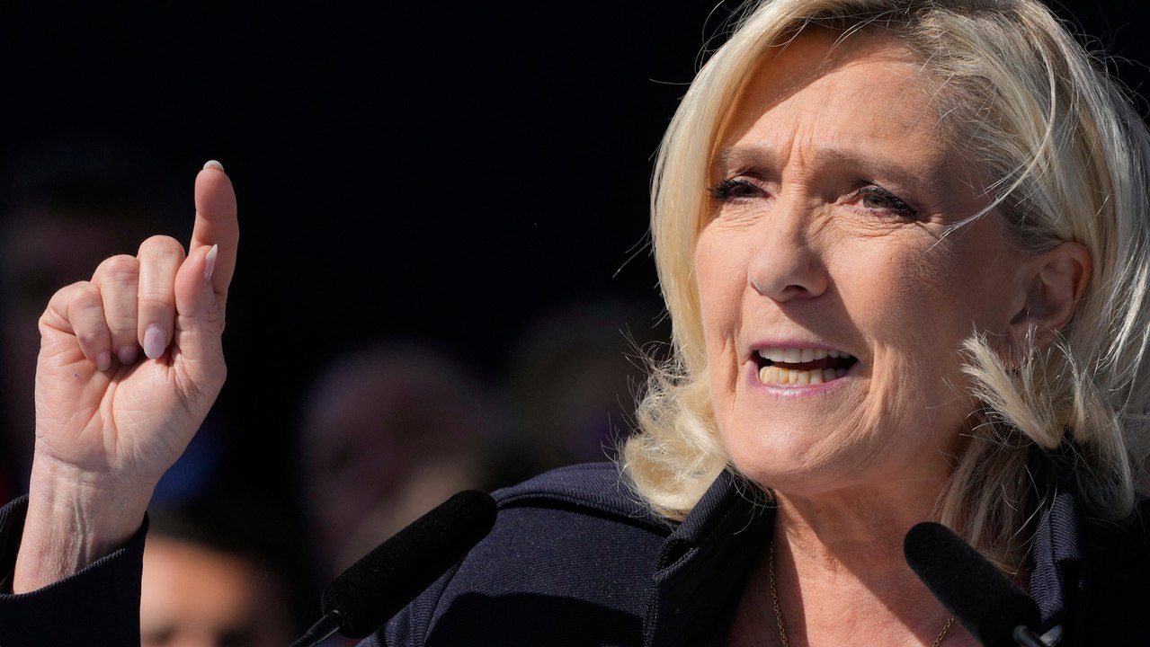 Le Pen, en la manifestación de la ultraderecha: "No sé cómo rendirme"