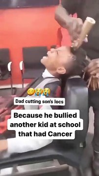 VIDEO: ¡Le cortó el cabello! Castigó a su hijo por hacerle bullying a un niño con cáncer