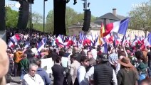 Francia, una manifestazione del Rassemblement National a sostegno di Marine Le Pen