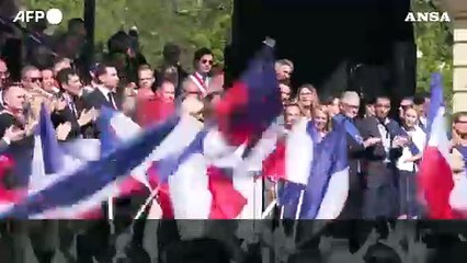 Marine Le Pen: "Invito tutti ad una resistenza pacifica e democratica"