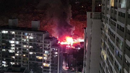 울산 재활용 업체 불 '대응 1단계'...소방대원 부상 / YTN