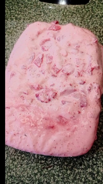 Strawberry ice cream🍦