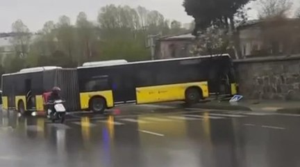 İETT otobüsü kaza yaptı: 5 yaralı