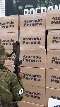 BPFron e Receita prendem condutor de caminhão carregado com cigarros em Perobal