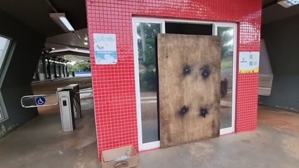Terminal Nordeste tem vidros quebrados em vandalismo durante a madrugada