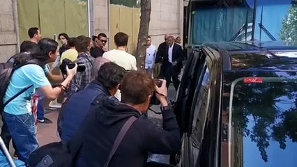 إطلالة أمل كلوني العصرية تتفوق على كلاسيكية سيندي كروفورد