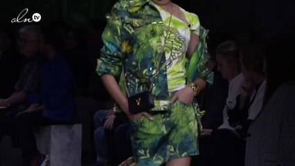 فيديو لعرض أزياء فيرساتشي المستوحاة من عام 2000