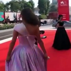 إبداعات مُصممة سعودية تجذب الأنظار العالمية بفخامتها في مهرجان البندقية