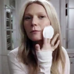 لا تتردّدي في تنسيق الرومبر بفخامة صيفية على طريقة غوينث بالترو