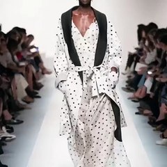 عرض Ermanno Scervino يحتفي بحرفية صناعة الأزياء والقصات النظيفة