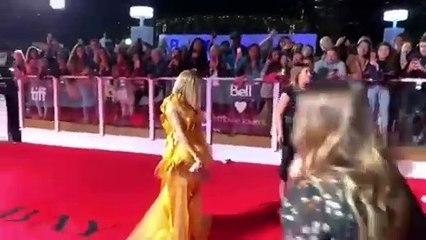 أجمل ما ارتدته النجمات في مهرجان تورنتو السينمائي الدولي