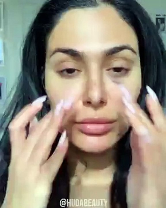 شاهدي بالفيديو كيف تخفي هدى قطان كدمات الفيلرز وتتألّق بمكياج طبيعي