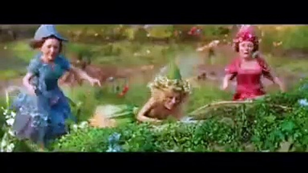 أنجلينا جولي تمنحكِ درساً في أناقة السبعينيات الباريسية