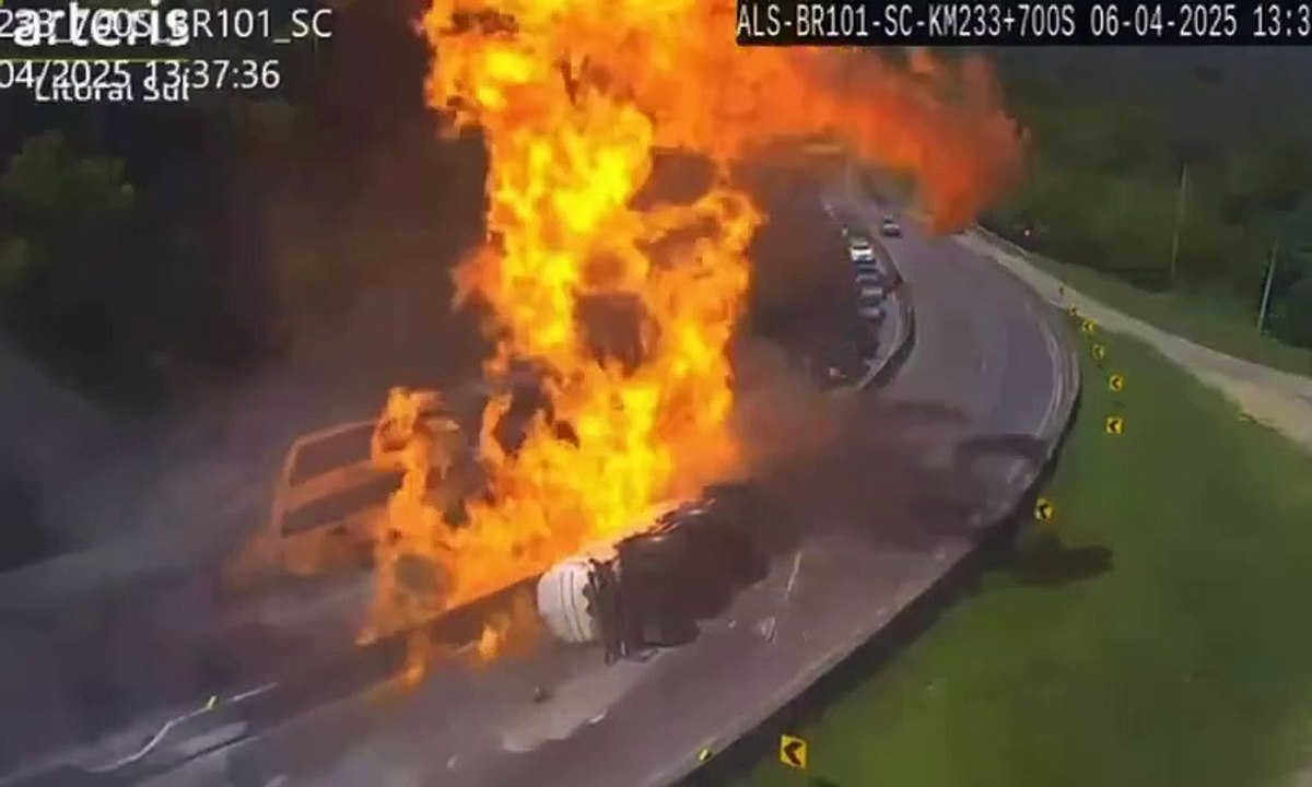 Vídeo mostra momento em que carreta explode e f...