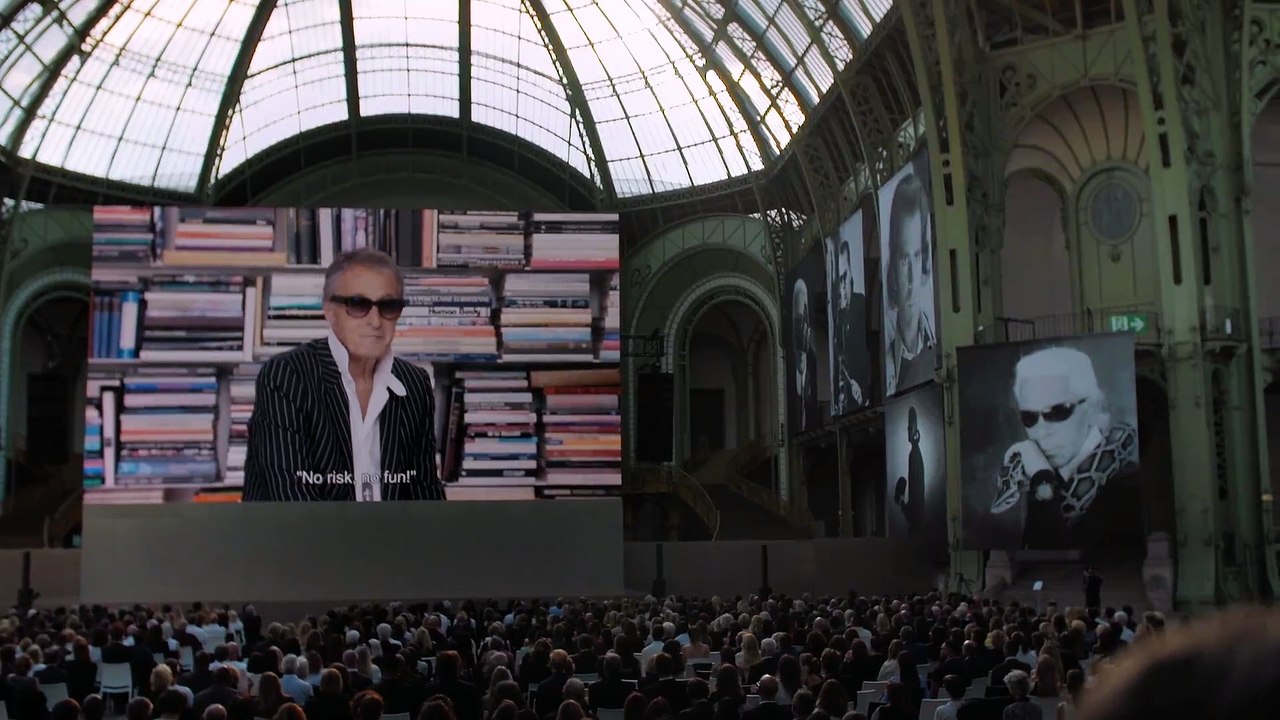 "Karl for Ever" أهمّ شخصيات عالم الموضة يكرّمون...