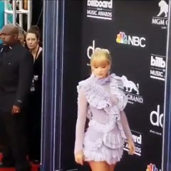 الكثير من البريق والأزياء اللامعة في حفل Billboard Music Awards 2019