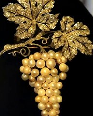 إليكِ تفاصيل مسابقة جائزة فان كليف أند آربلز للفنان الناشئ في الشرق الأوسط 2019