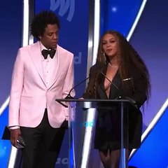 إطلالات حفل GLAAD قد ترضي صاحبات الذوق البسيط والناعم