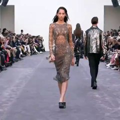 رياح عاصفة في دار كافالي، المدير الإبداعي يستقيل ومُصمم آخر يُخطط للاستحواذ عليها