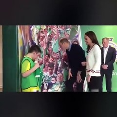 من الكاجوال إلى فستان السهرة، 3 إطلالات مُختلفة لكيت ميدلتون في ساعات قليلة