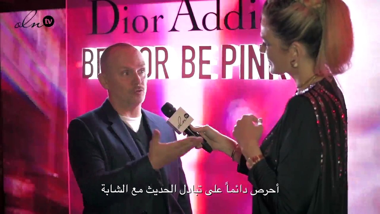 بيتر فيليبس يعطيكِ نصائحه لتطبيق ليبستيك Dior Addict الجديد